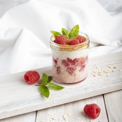 Bezlepková ovesná kaše s ovocem ve skleničce