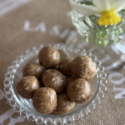 ​​​​​​​Oříškovo - ovesné kuličky