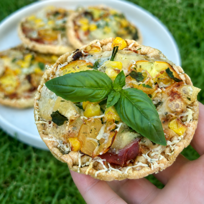 Minni pizzy z pufovaného chlebíčku